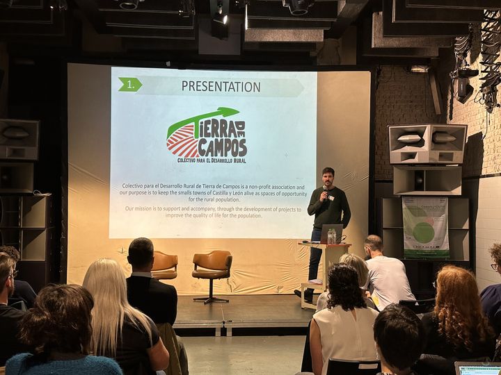 El Colectivo Tierra de Campos expone en Atenas sus buenas prácticas en el ámbito del empleo juvenil